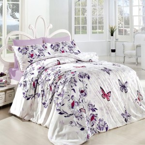 Lenjerie pat bumbac ranforce 6 piese, alb și lila, fețe de pernă pătrate și dreptunghiulare, cearceaf de pat lila cu fluturi și flori.