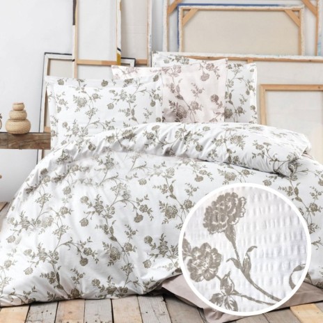 Lenjerie de pat pentru o persoana cu model floral bej pe fond alb, material bumbac creponat, set 3 piese.