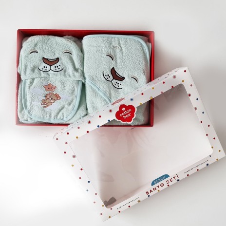 Set de baie bebeluși Cotton Box Aslan, cu halat verde cu glugă de leu, prosop și bavețică decorate cu motive de leu